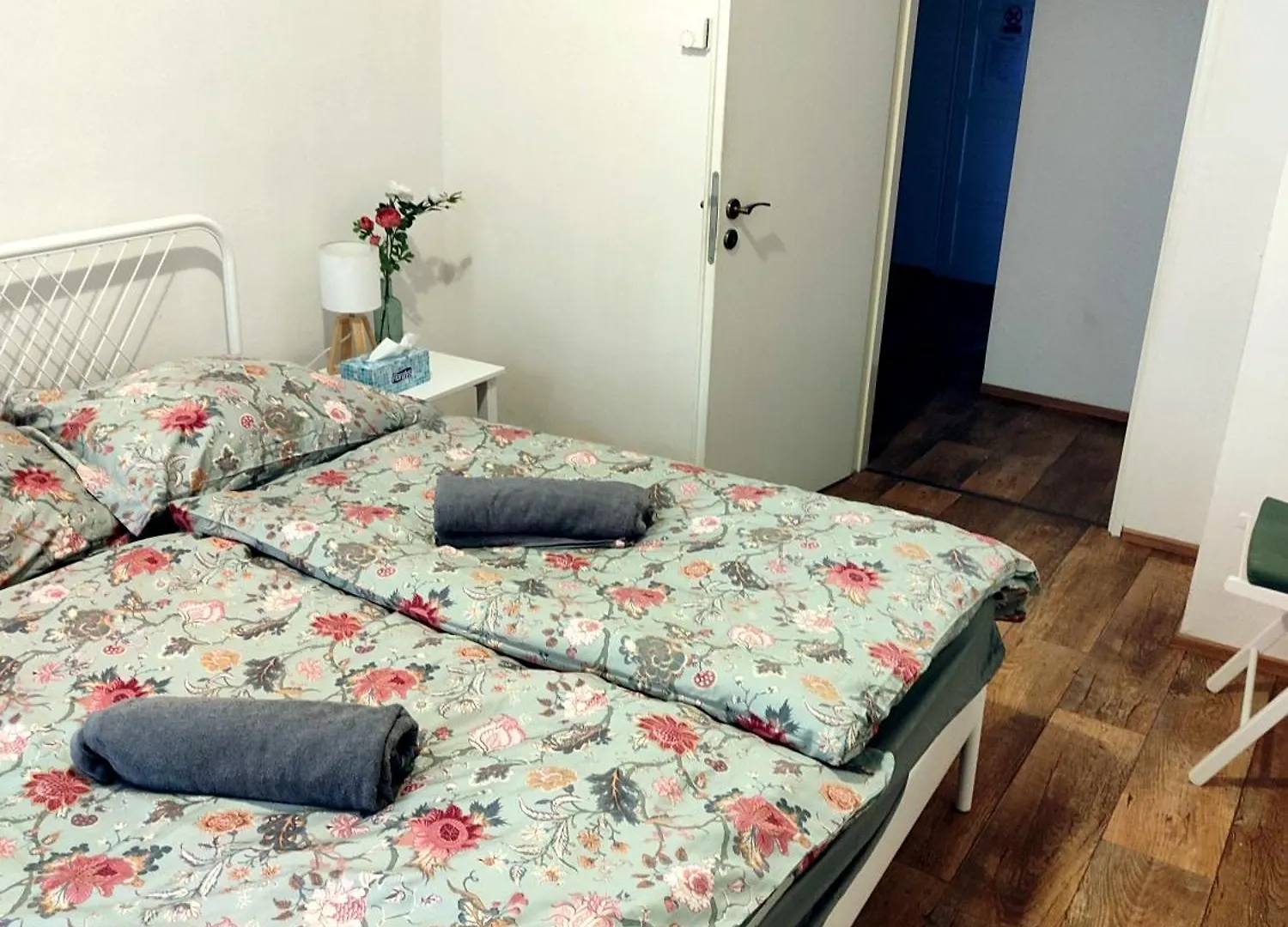 Nice Room With Double Bed In Zizkov - Shared Bathroom Prag