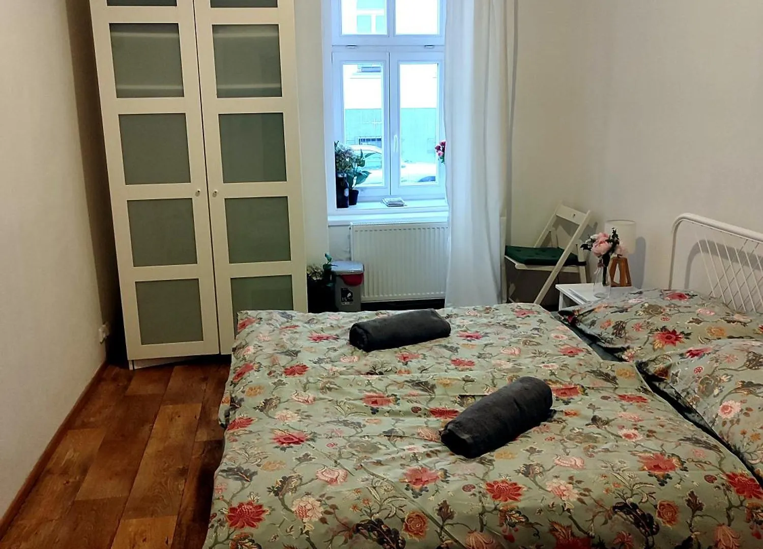 Homestay Nice Room With Double Bed In Zizkov - Shared Bathroom Prague