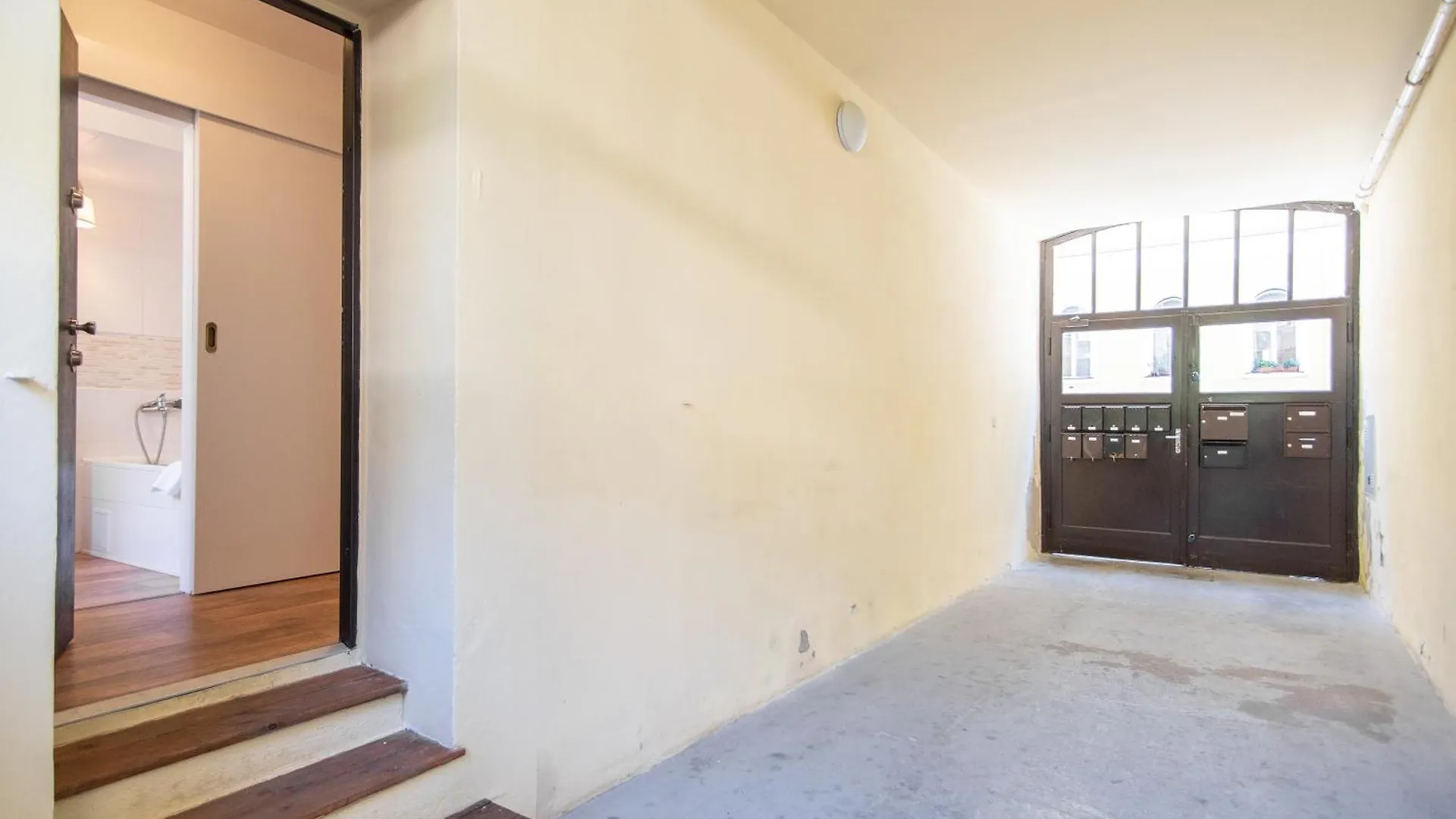 Nice Room With Double Bed In Zizkov - Shared Bathroom Prague 0*,