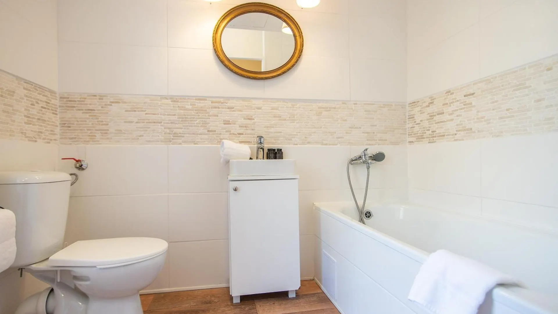 Nice Room With Double Bed In Zizkov - Shared Bathroom Prague Czech Republic